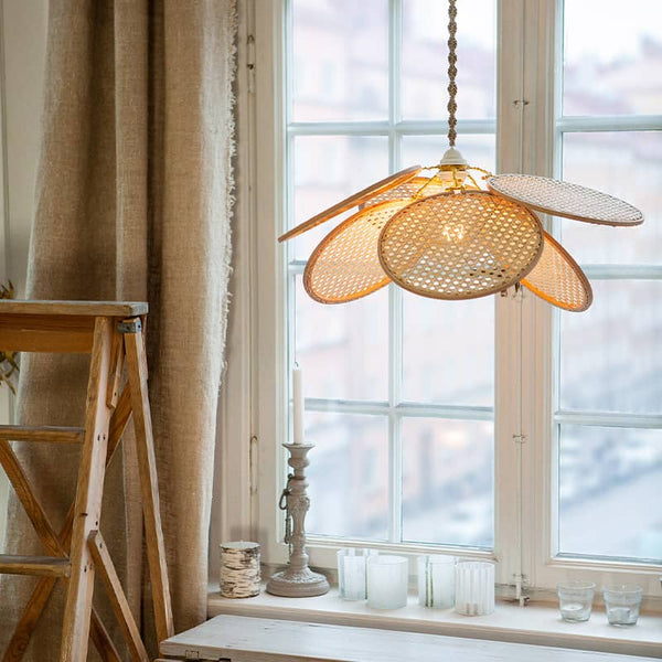 Japanese Wabi-sabi Retro Rattan Flower Petal Chandelier